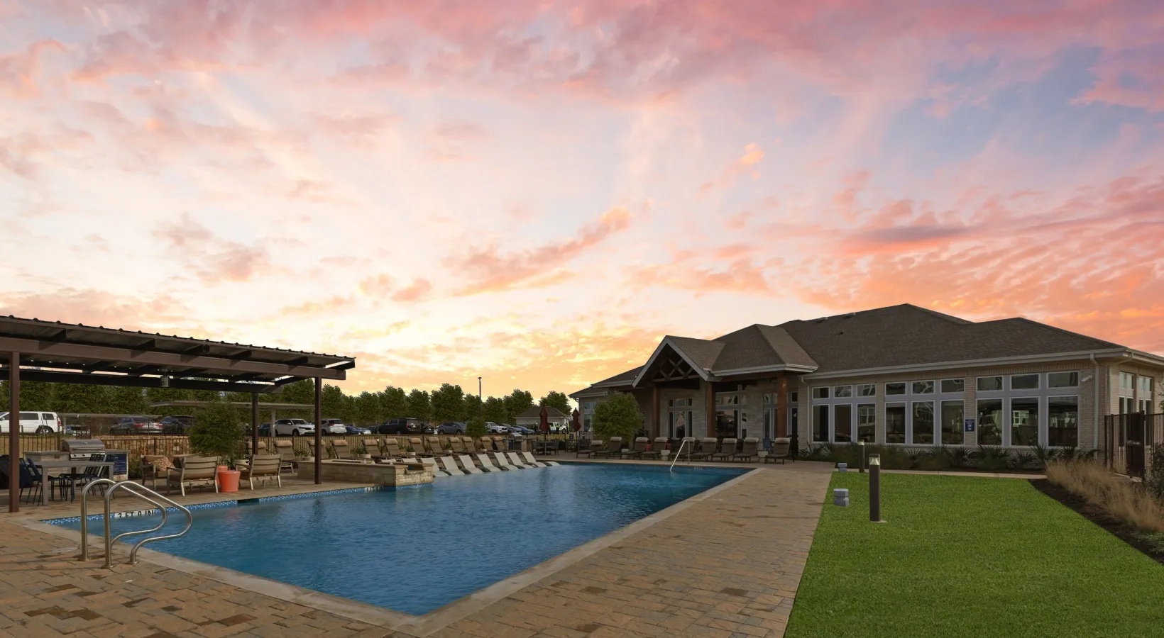 Swimming pool