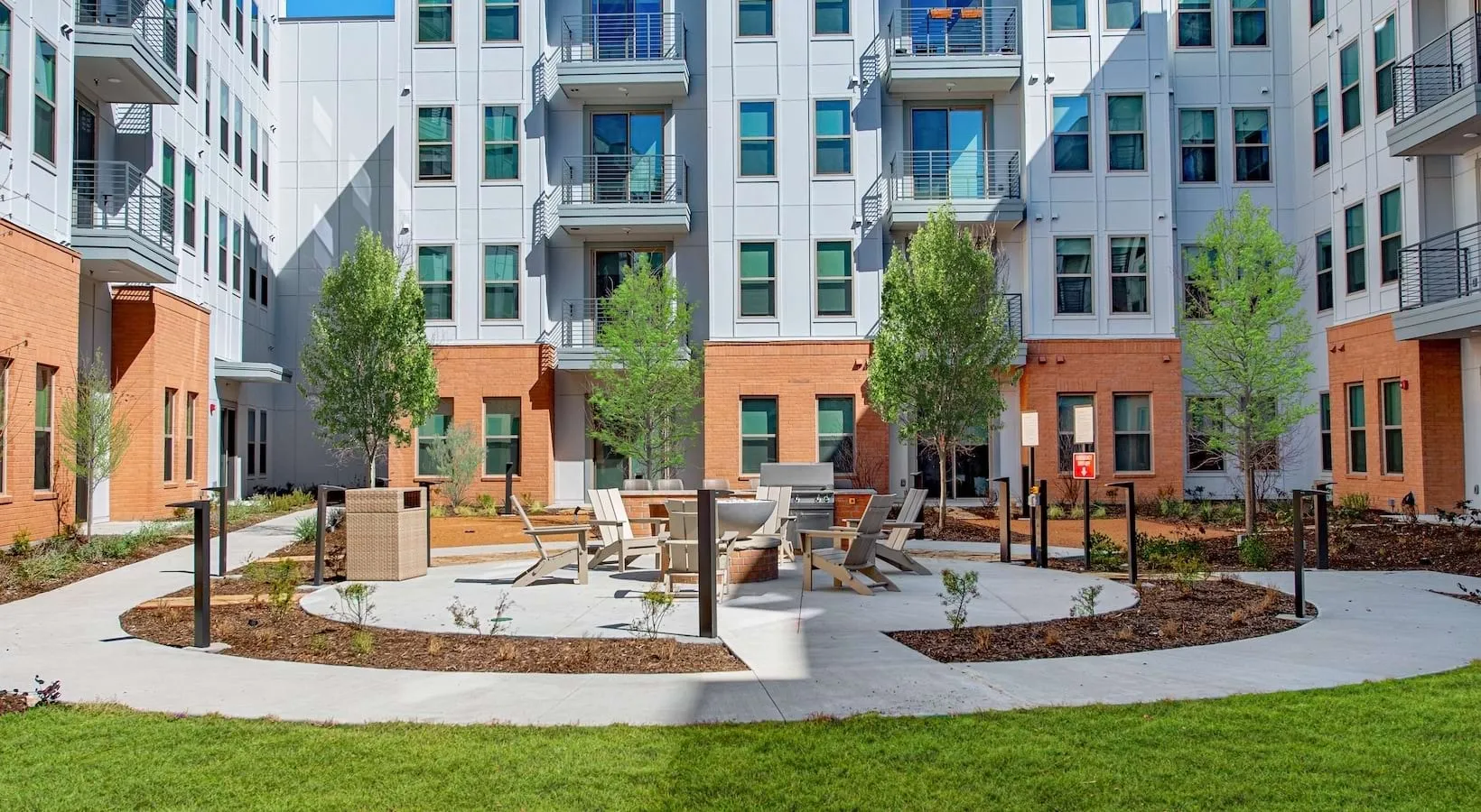 Courtyard with seating