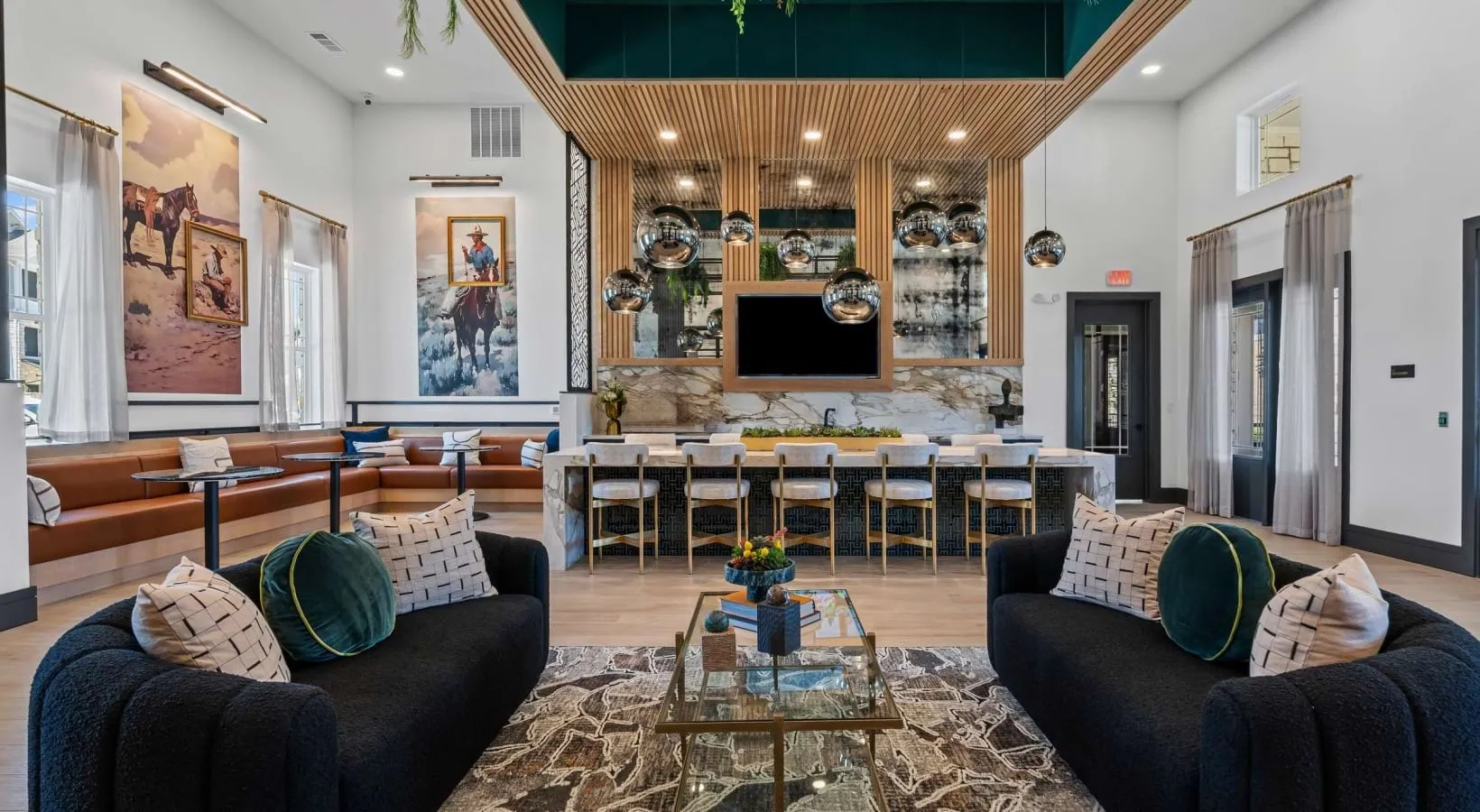 Resident lounge with entertainment bar