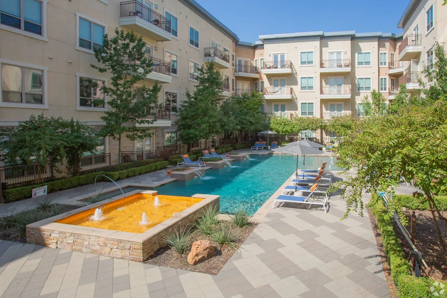 Fountain Pointe Las Colinas
