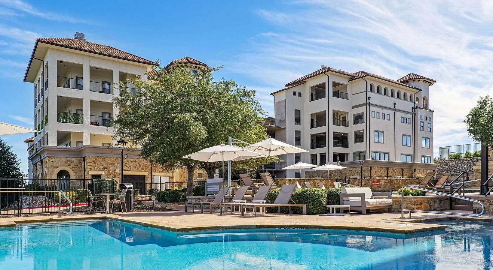 Lavella Apartments