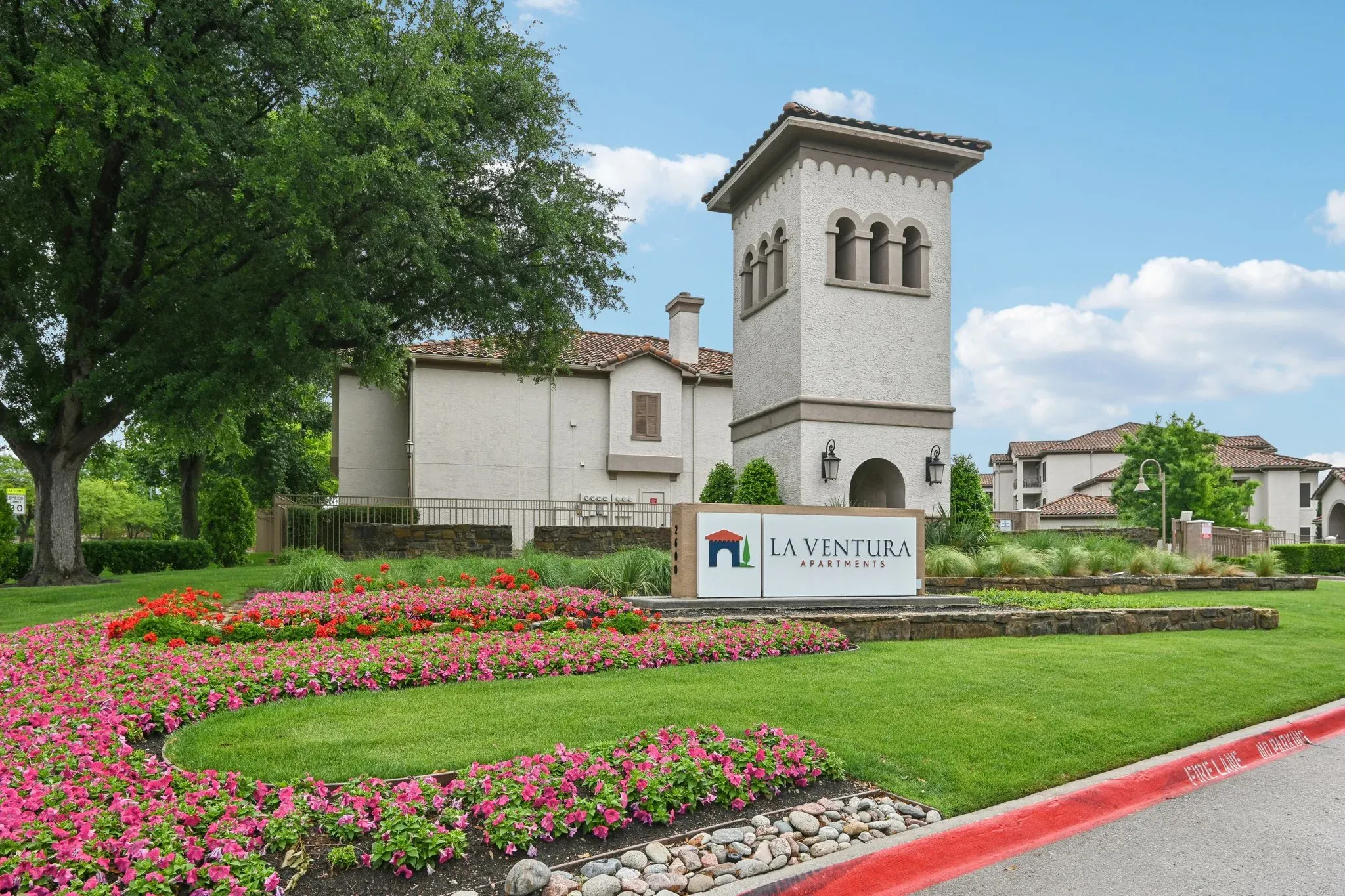 La Ventura Apartments