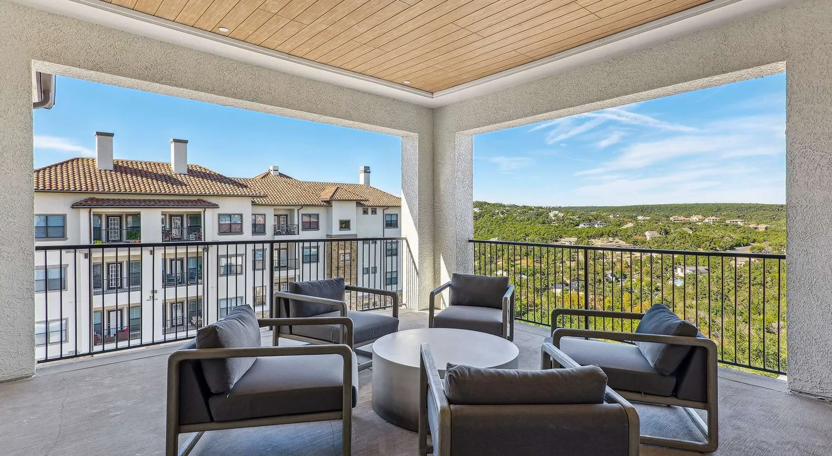 Lavella Apartments