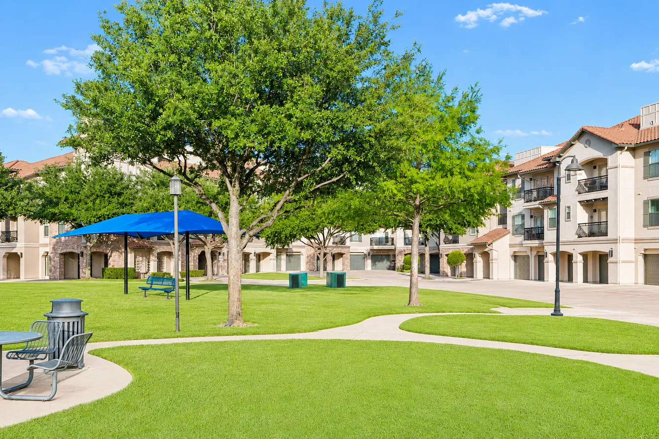 La Villita Lakeside and Landings