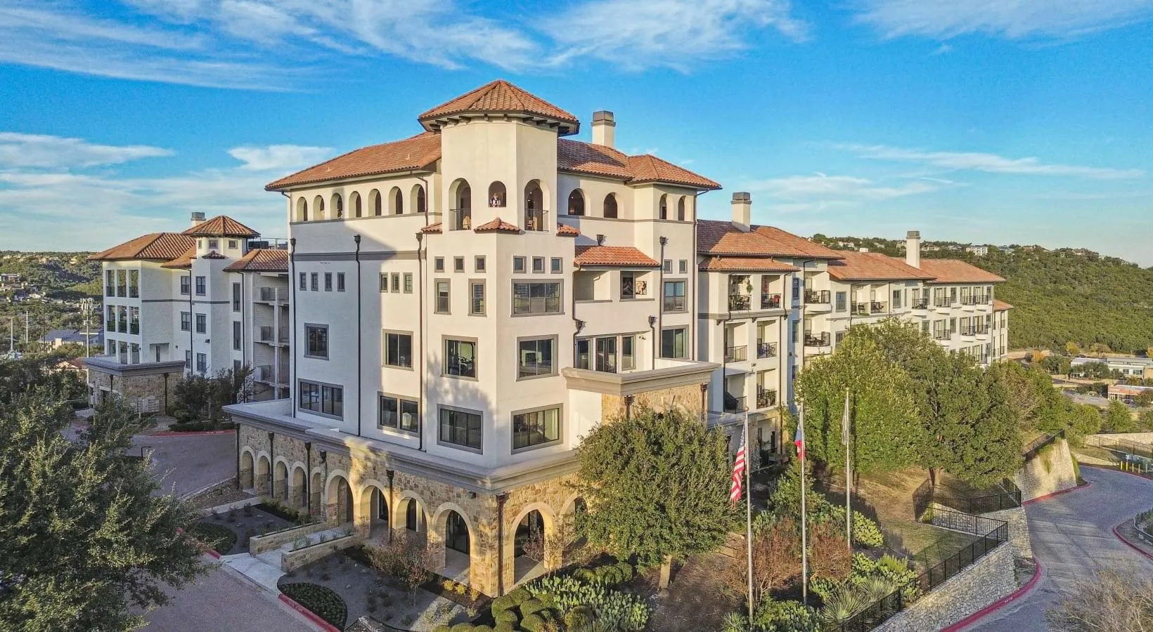 Lavella Apartments