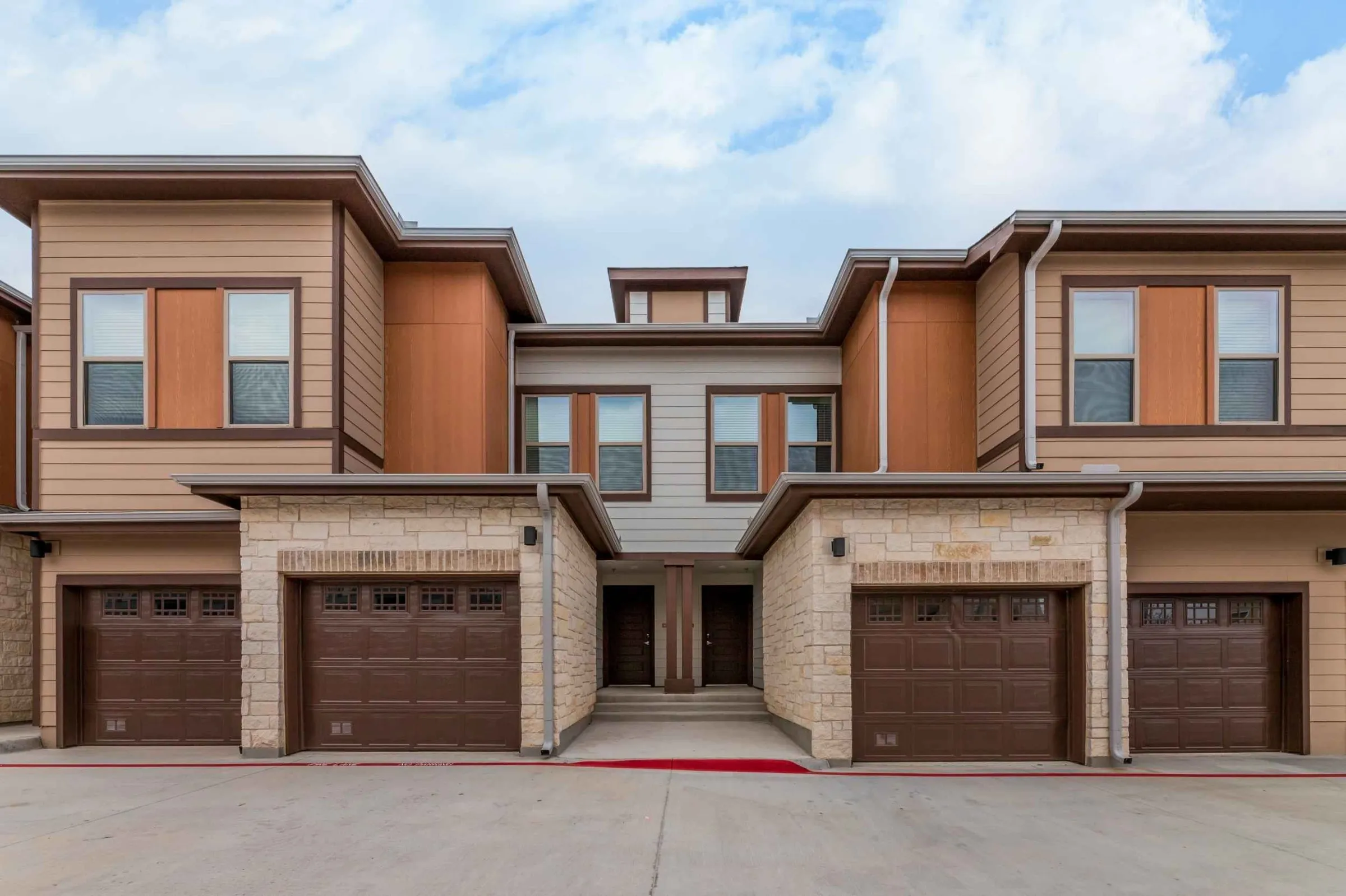 Atlas Crown - Building exteriors and attached garages