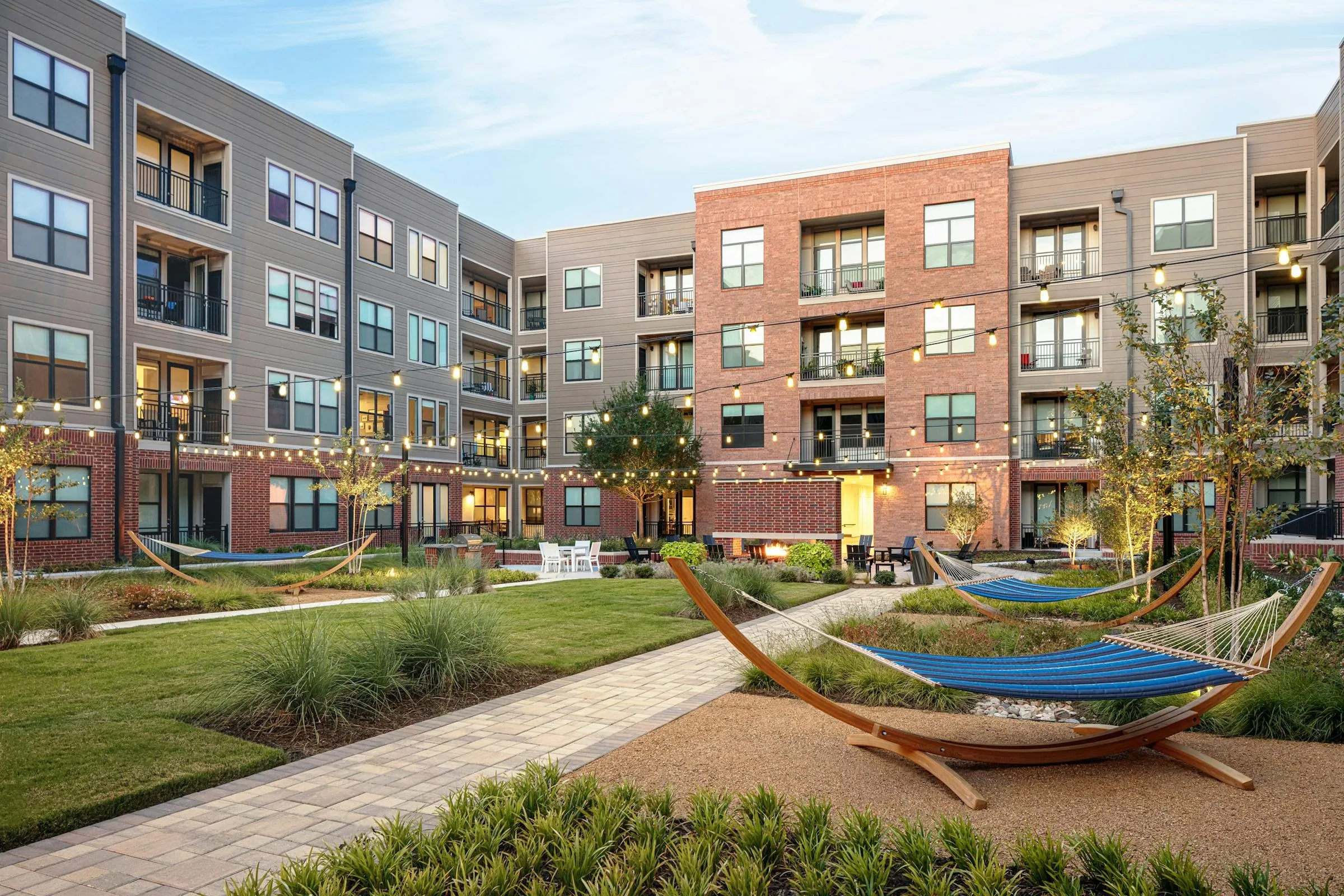 Courtyard 22 at AMLI Addison