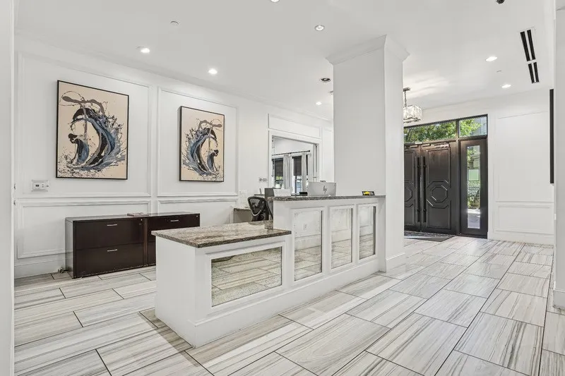 Cantabria at Turtle Creek - Leasing lobby with concierge desk