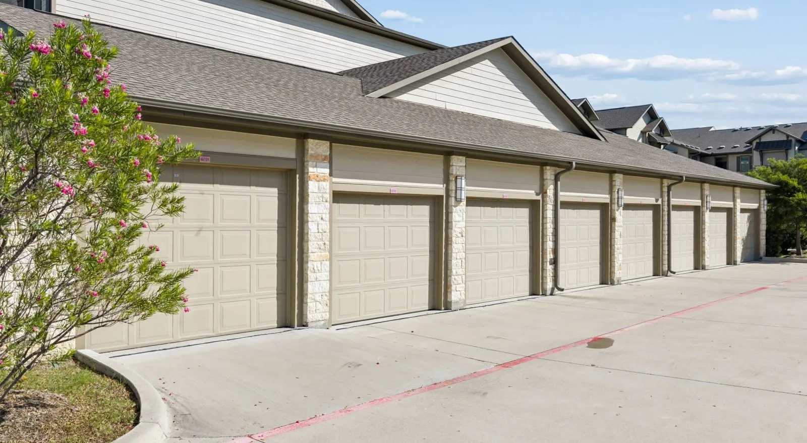 Garages at Alders Rockwall