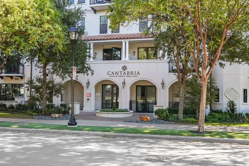 Cantabria at Turtle Creek - Cantabria at Turtle Creek street-side building exterior