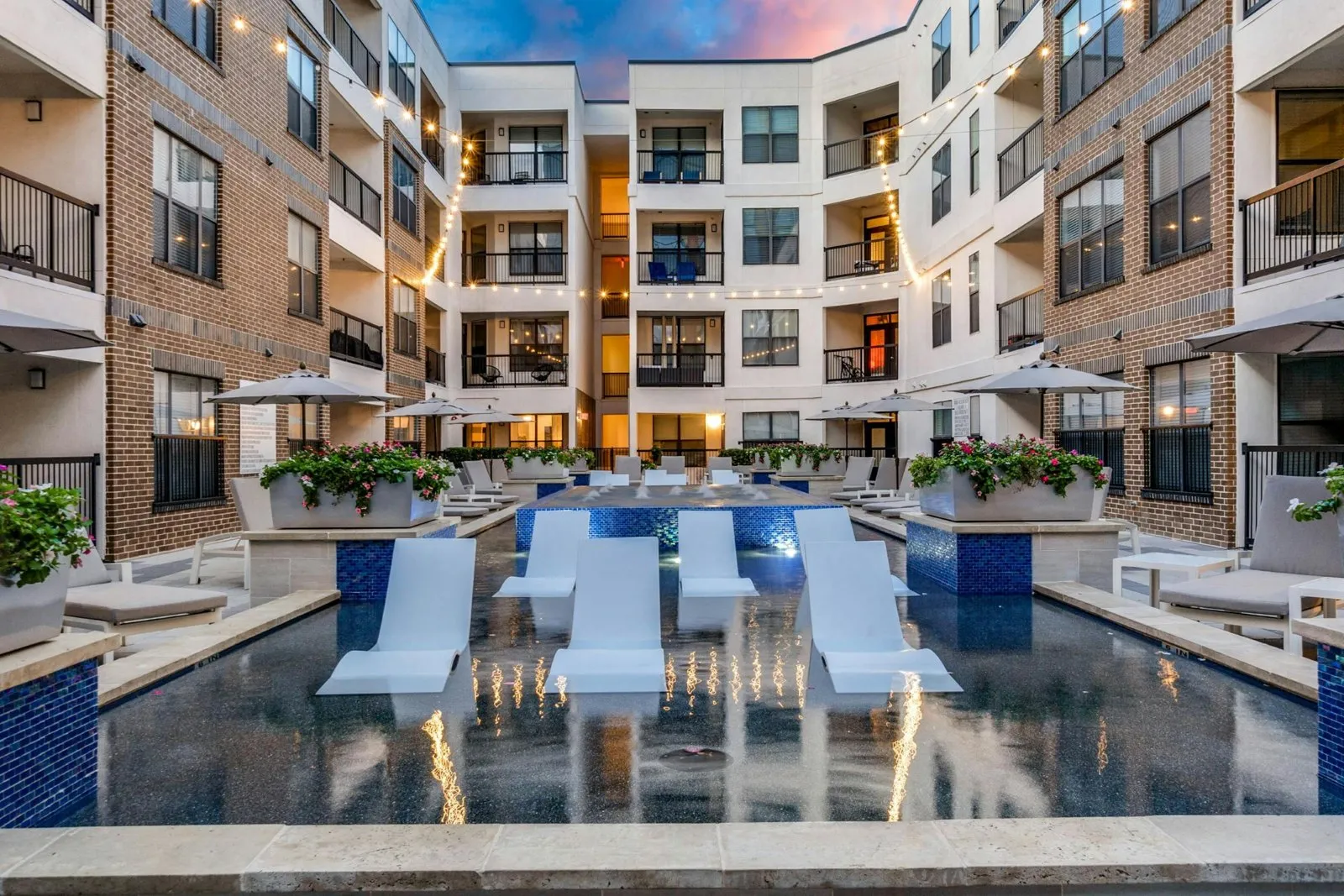 Courtyardcoolingspa3 at AMLI Quadrangle