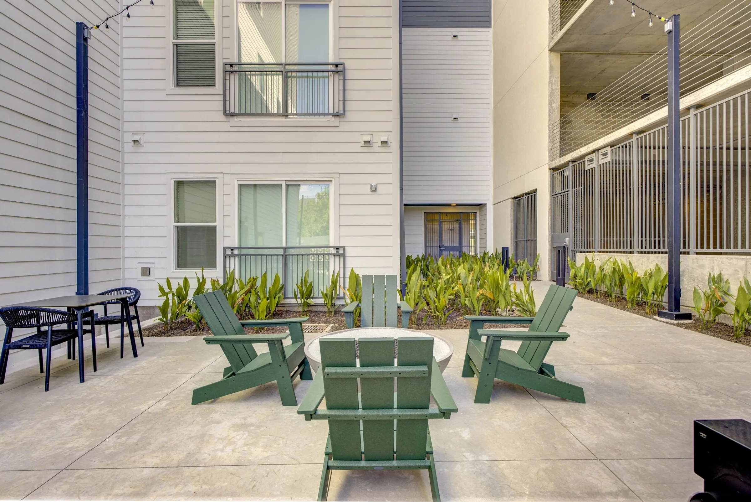 Courtyard at Alexan by the Galleria