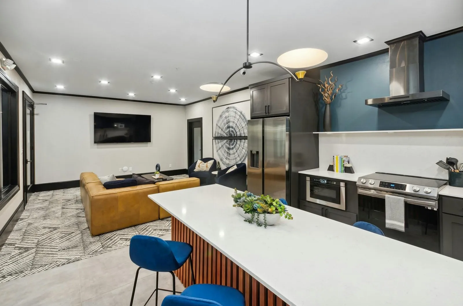 Lounge Kitchen at AMLI Campion Trail