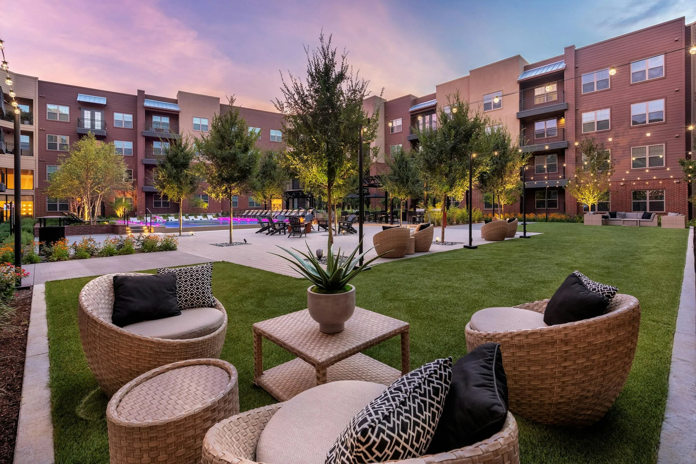 Outdoor Living Room at AMLI Grapevine