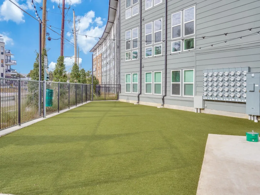Bent Tree Lofts - Pet Friendly Amenities Including a Dog Park and Salon