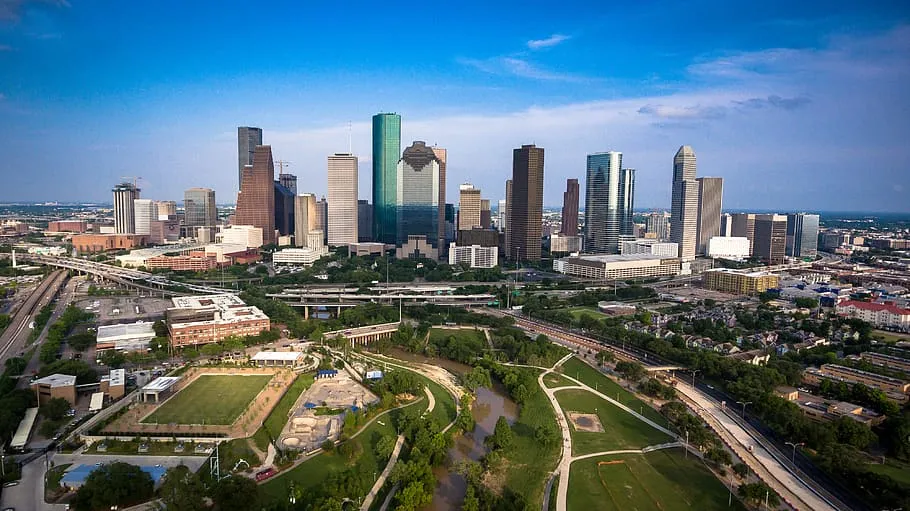 Moving to Texas relocation guide with Houston skyline