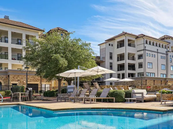 Lavella Apartments
